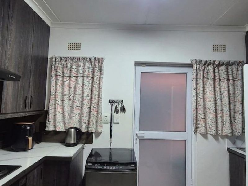 Townhouse For Sale In Blue Downs - Photo 10