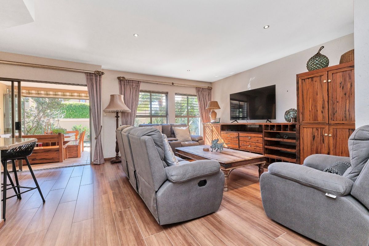 Cluster For Sale In Randburg - Photo 4