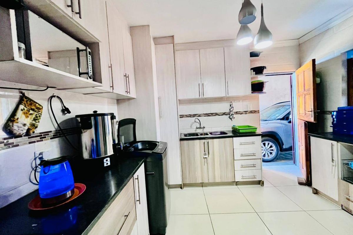 House For Sale In Soshanguve - Photo 4