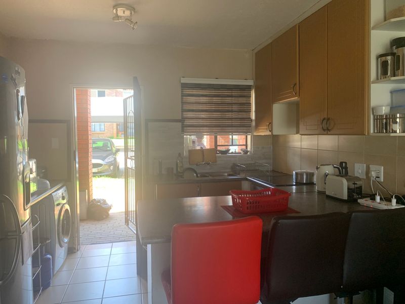 Apartment Rental Monthly In Midrand - Photo 8