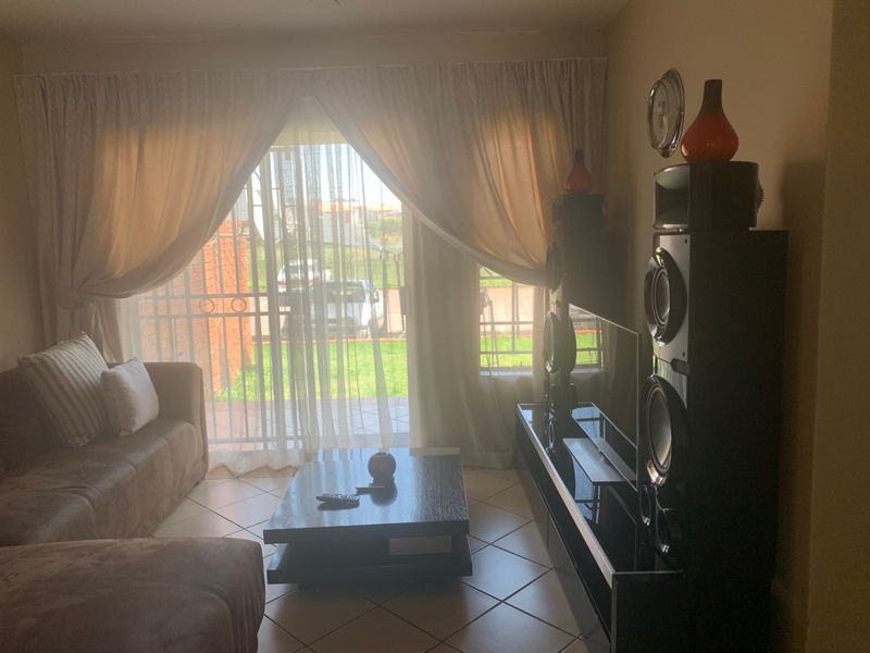 Apartment Rental Monthly In Midrand - Photo 4