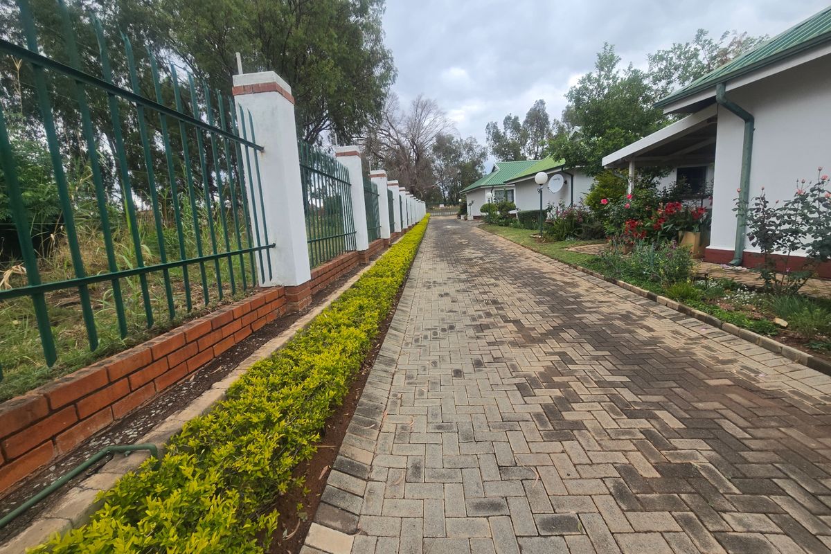 Townhouse For Sale In Cullinan - Photo 4