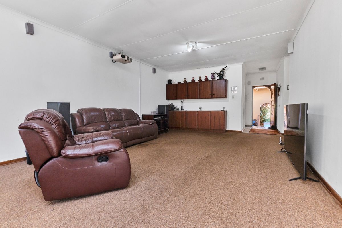 Townhouse For Sale In Randburg - Photo 4