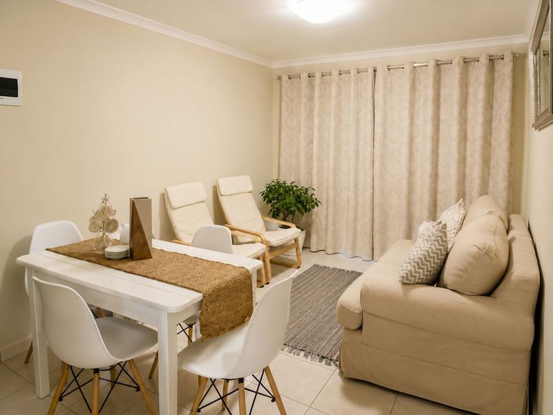 Apartment Rental Monthly In Cape Town - Photo 2