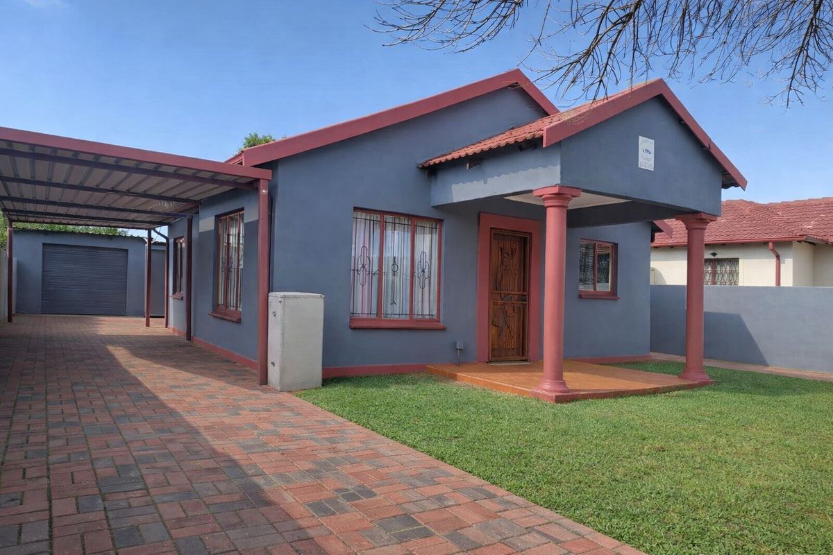 House For Sale In Soshanguve - Photo 2
