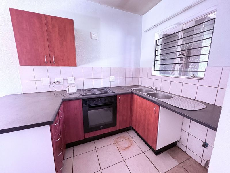 Apartment For Sale In Roodepoort - Photo 7