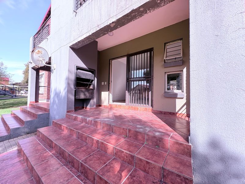 Apartment For Sale In Roodepoort - Photo 4
