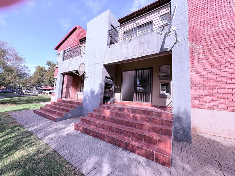 Apartment For Sale In Roodepoort - Photo 3