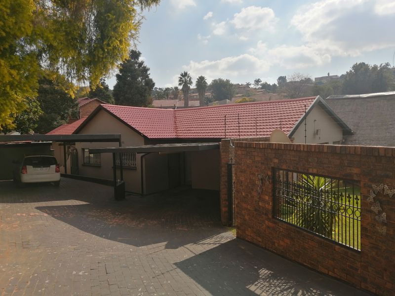 House For Sale In Johannesburg - Photo 7