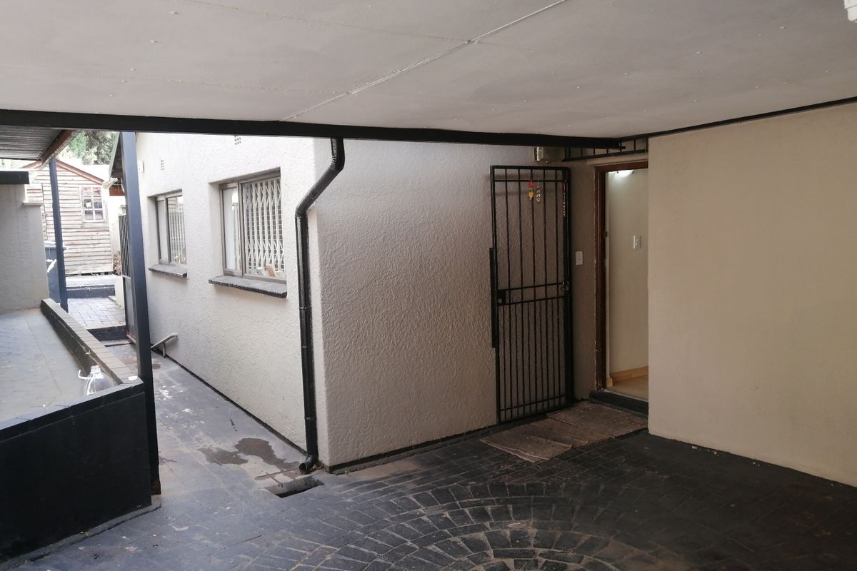 House For Sale In Johannesburg - Photo 2