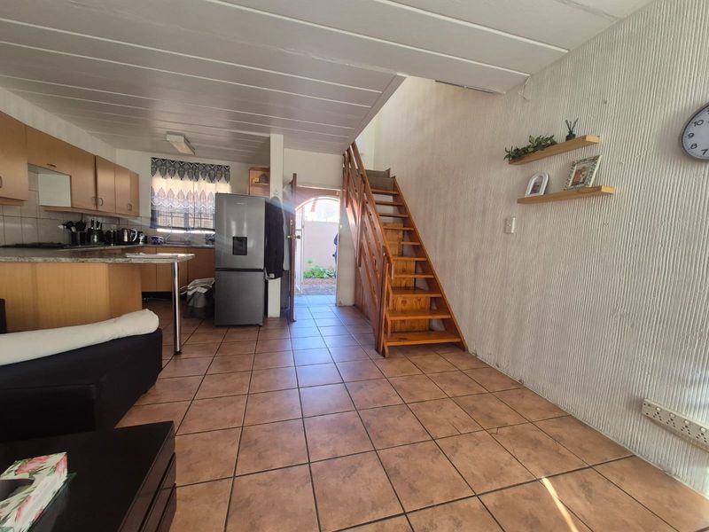 Townhouse For Sale In Kempton Park - Photo 8