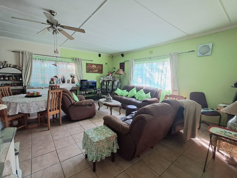 House For Sale In Port Edward - Photo 3