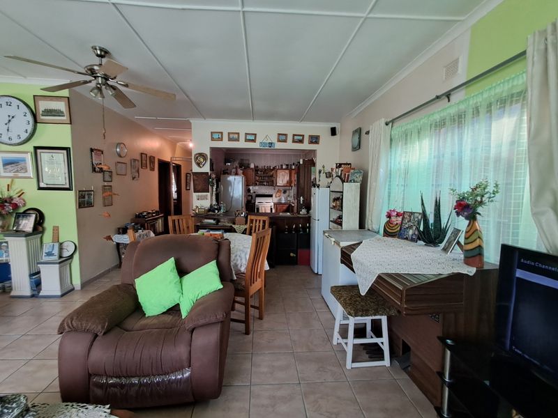 House For Sale In Port Edward - Photo 8