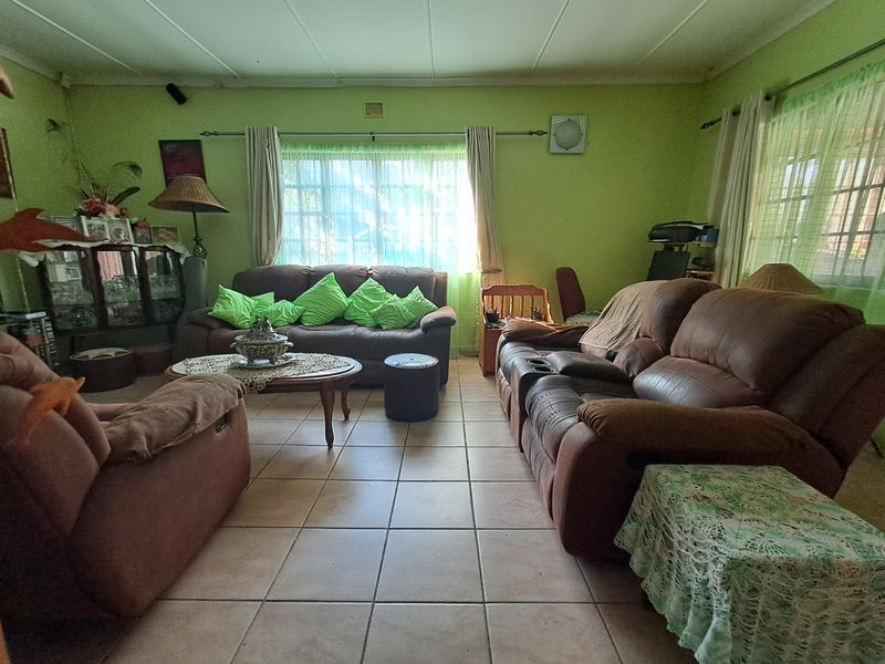 House For Sale In Port Edward - Photo 5