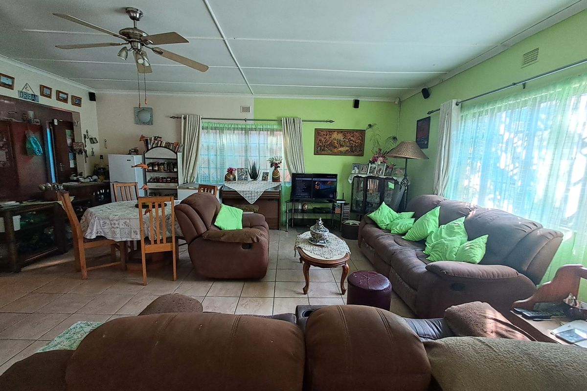 House For Sale In Port Edward - Photo 4