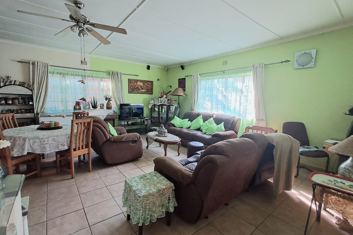 House For Sale In Port Edward - Photo 3