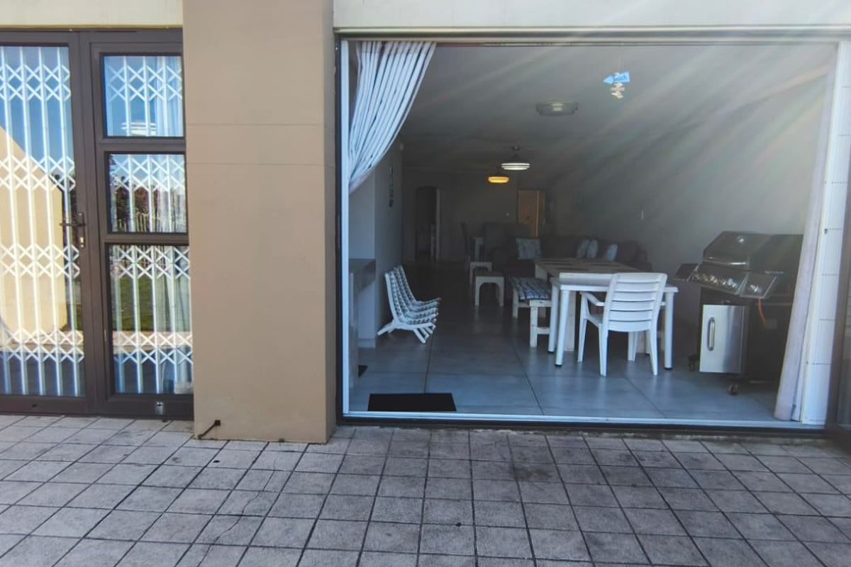 Apartment For Sale In Margate - Photo 4
