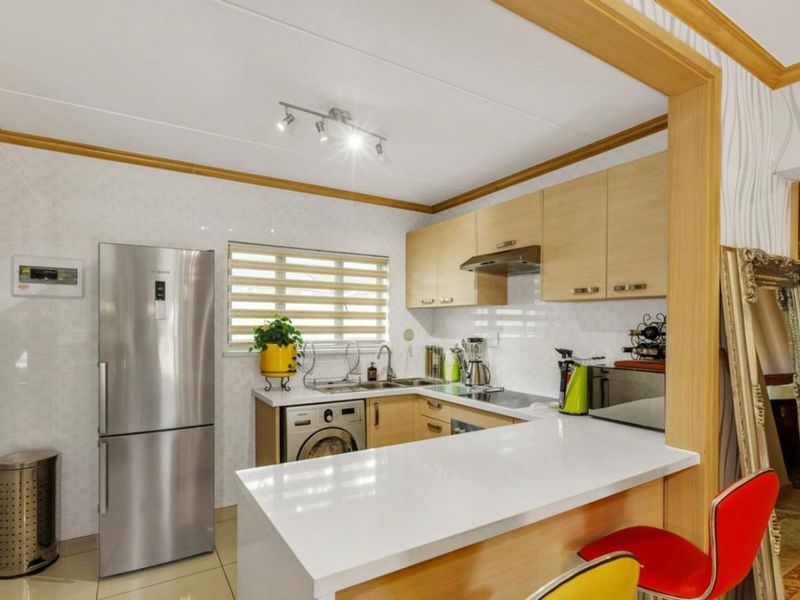 Apartment Rental Monthly In Sandton - Photo 6