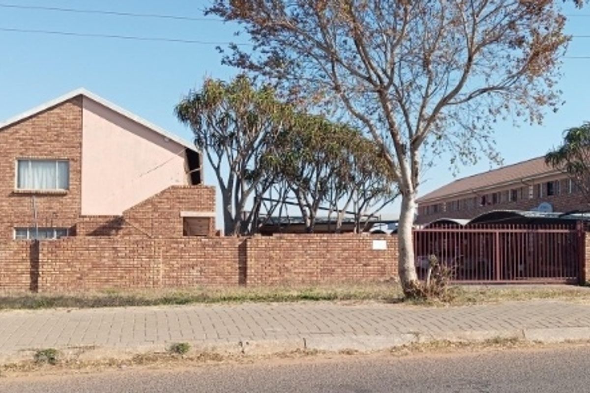 Apartment For Sale In Pretoria - Photo 3
