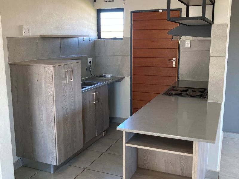 House Rental Monthly In Krugersdorp - Photo 2