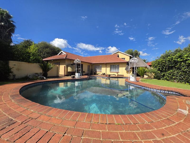 House For Sale In Alberton - Photo 1