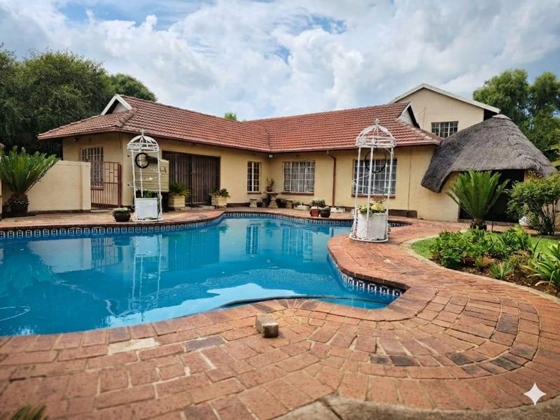 House For Sale In Alberton - Photo 2