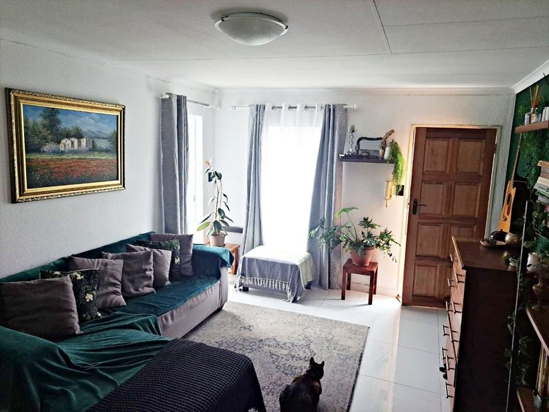 Townhouse For Sale In Edenvale - Photo 9