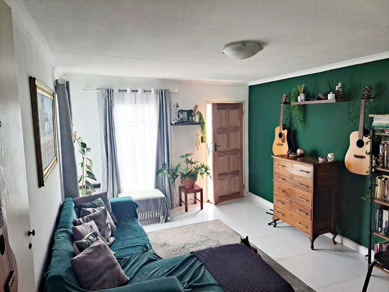 Townhouse For Sale In Edenvale - Photo 8