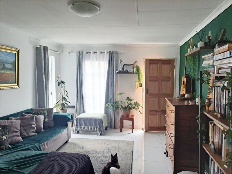 Townhouse For Sale In Edenvale - Photo 7