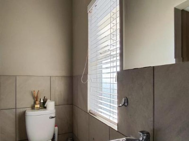 Apartment For Sale In Alberton - Photo 8