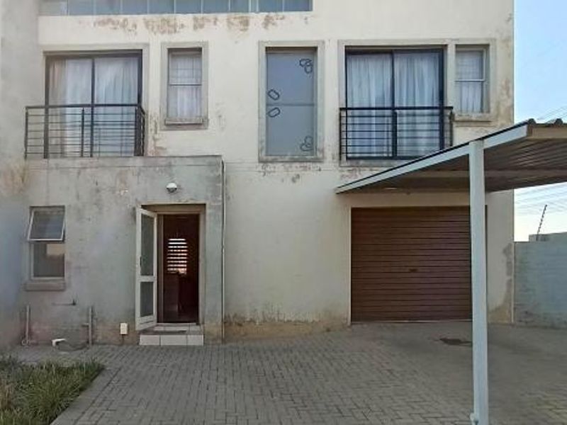 Apartment For Sale In Alberton - Photo 1