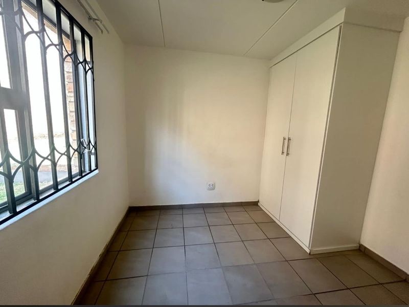 Townhouse For Sale In Alberton - Photo 10