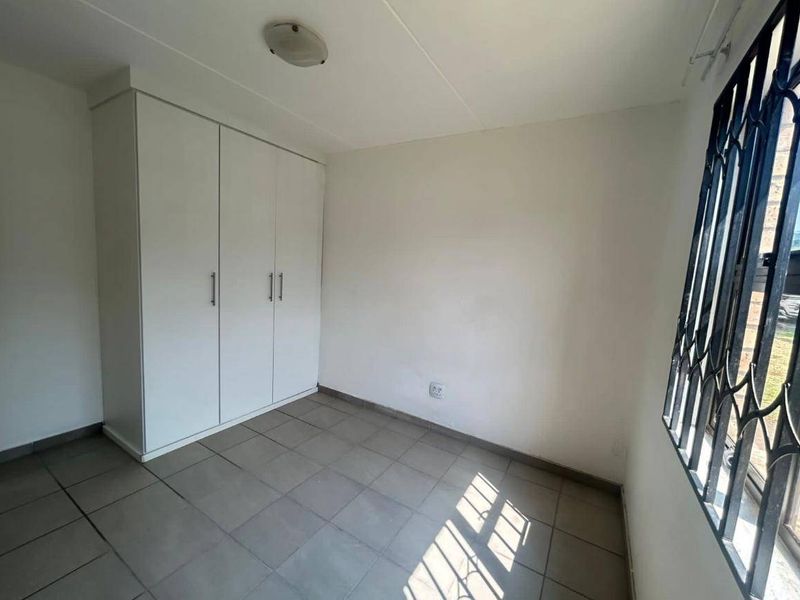 Townhouse For Sale In Alberton - Photo 9