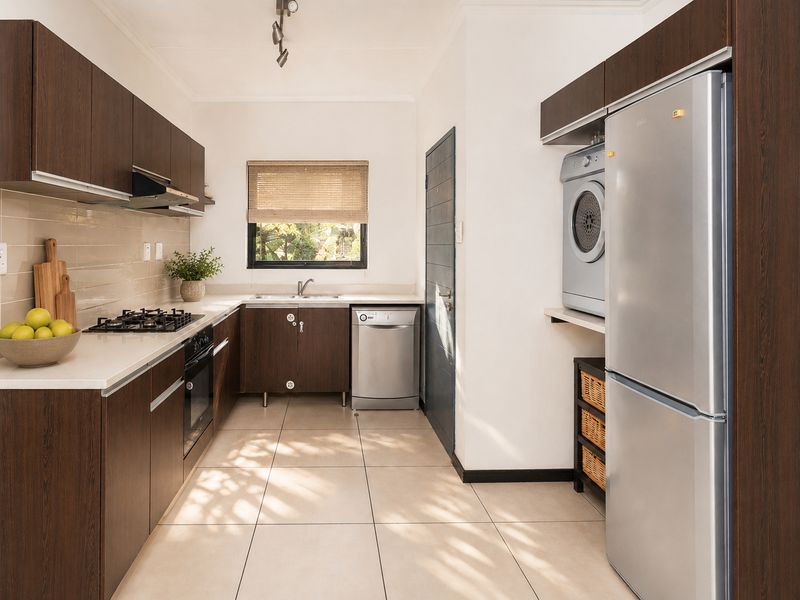 Apartment Rental Monthly In Sandton - Photo 8