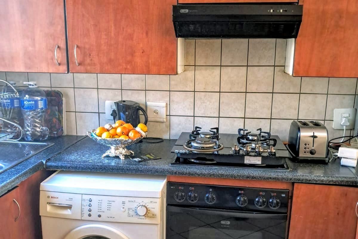 Apartment Rental Monthly In Midrand - Photo 4