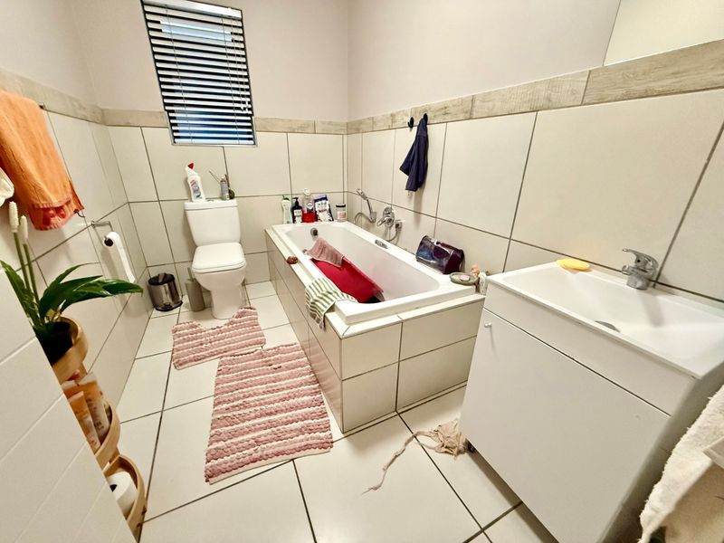 Townhouse For Sale In Bloemfontein - Photo 6