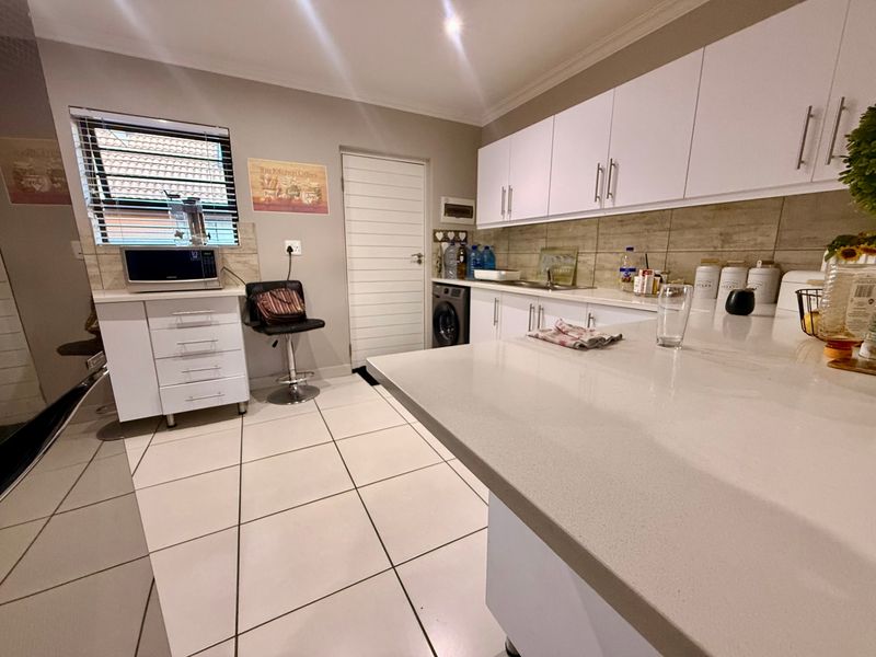 Townhouse For Sale In Bloemfontein - Photo 3