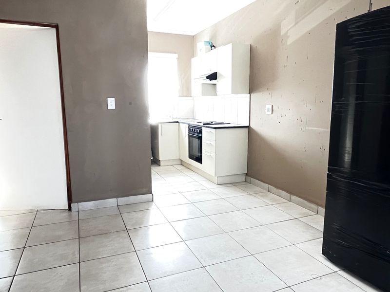 Apartment Rental Monthly In Soweto - Photo 4