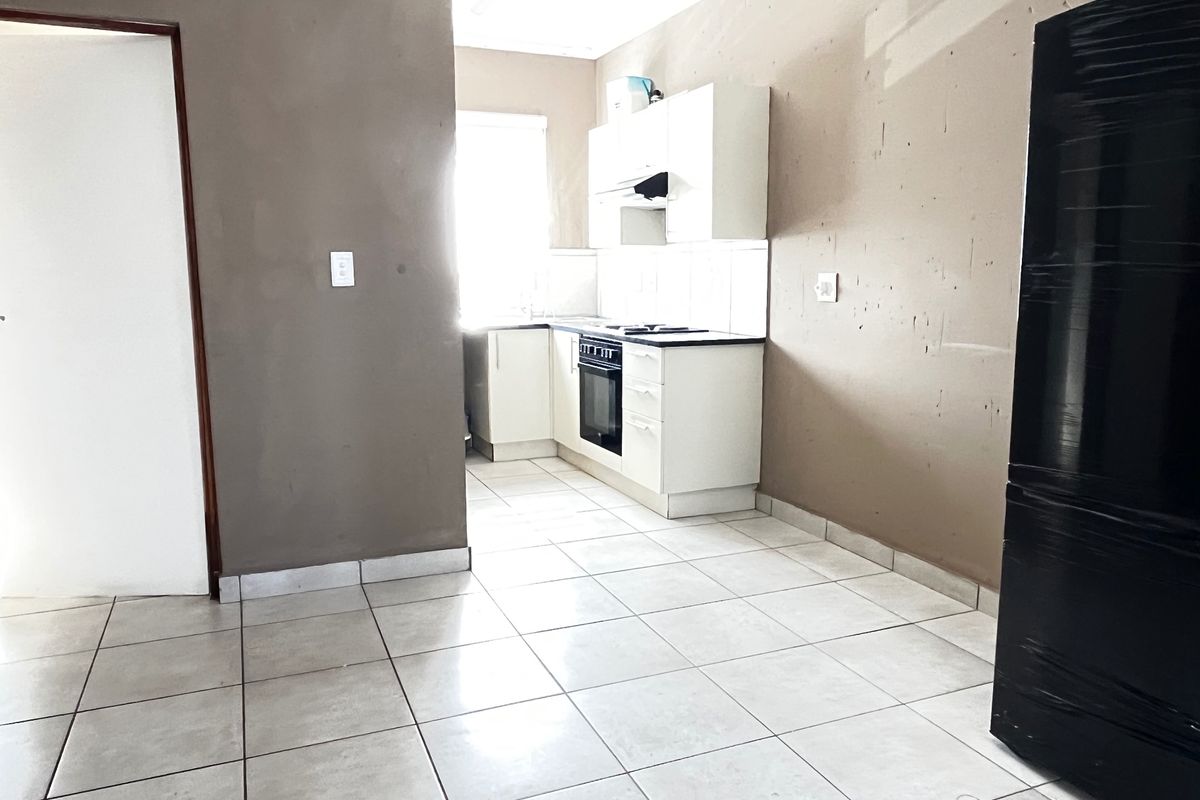 Apartment Rental Monthly In Soweto - Photo 4