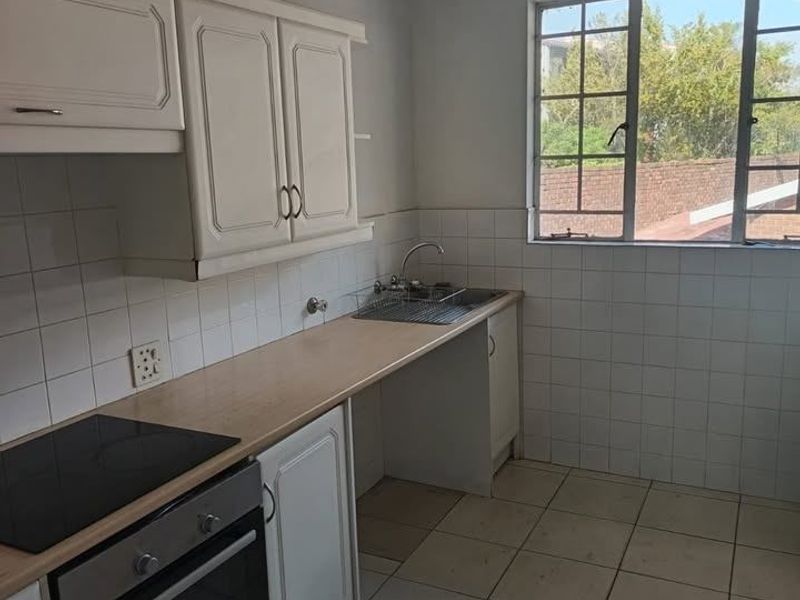 Apartment Rental Monthly In Randburg - Photo 3