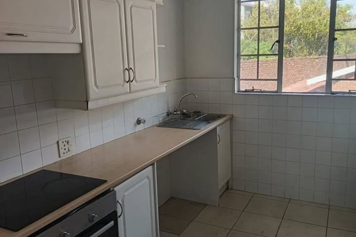 Apartment Rental Monthly In Randburg - Photo 3
