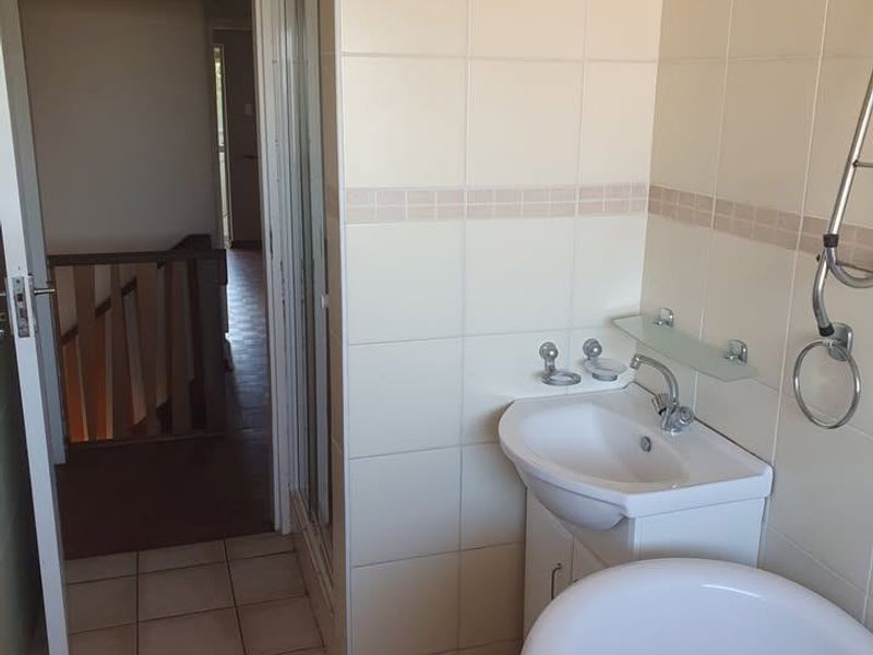 Apartment Rental Monthly In Randburg - Photo 7