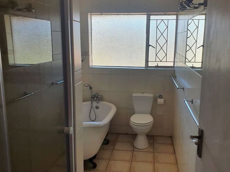 Apartment Rental Monthly In Randburg - Photo 8