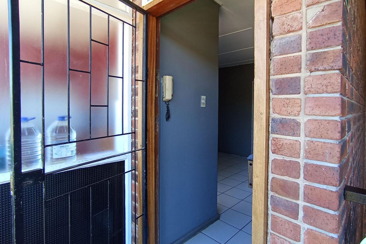 Apartment For Sale In Pretoria - Photo 5