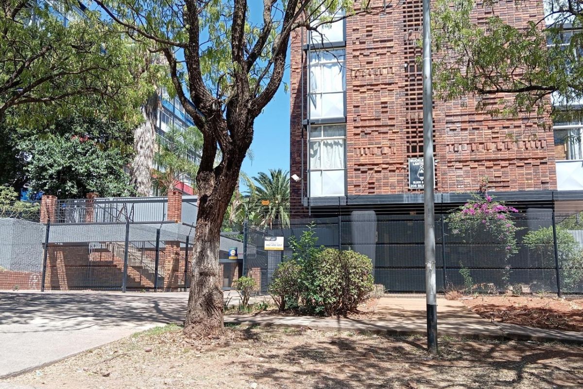 Apartment For Sale In Pretoria - Photo 3