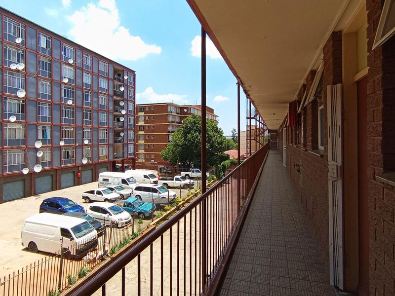 Apartment For Sale In Pretoria - Photo 3