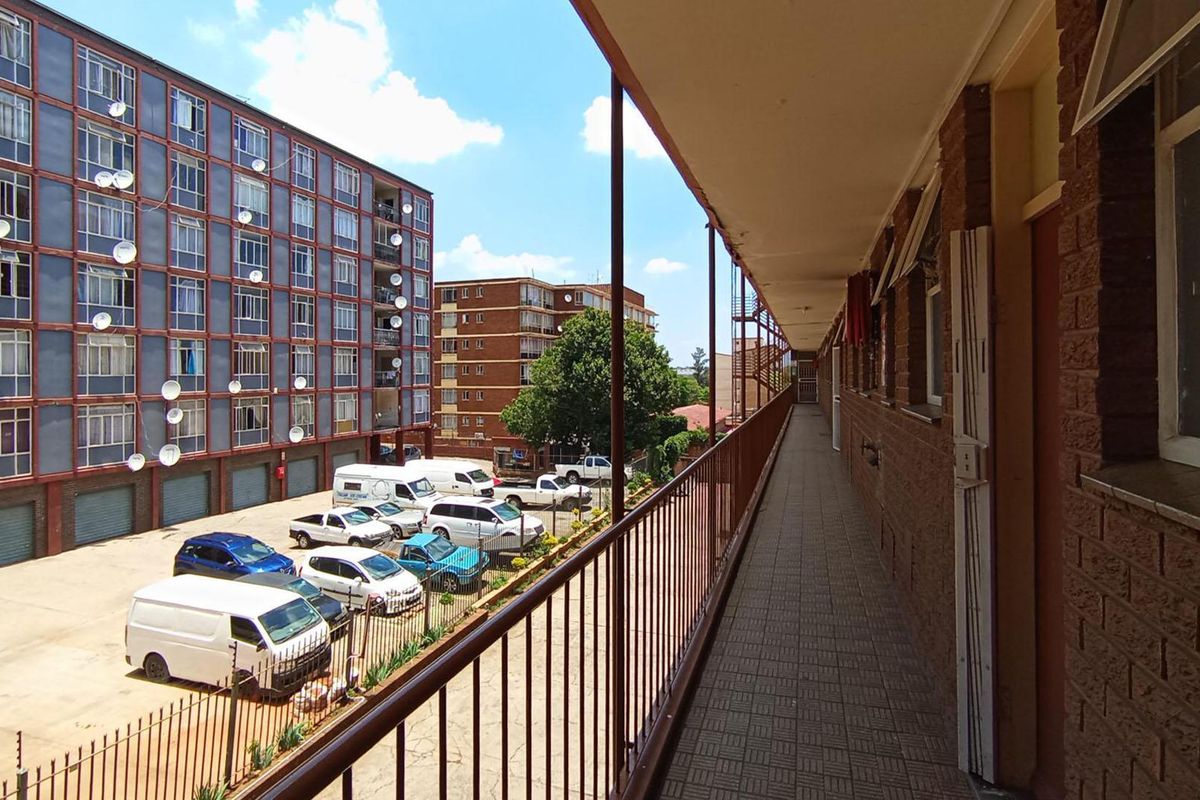 Apartment For Sale In Pretoria - Photo 3
