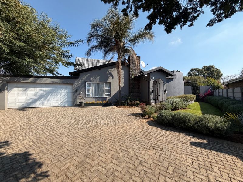 House For Sale In Benoni - Photo 1