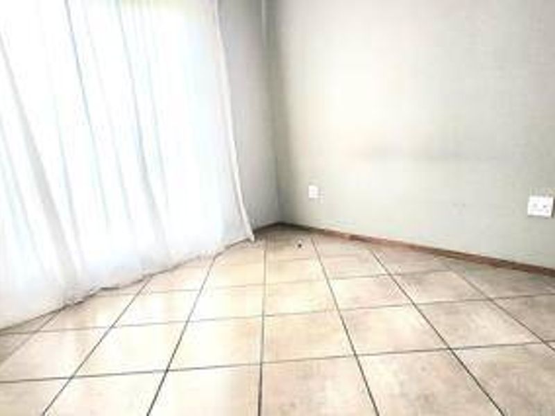 Townhouse For Sale In Alberton - Photo 6