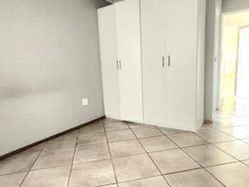Townhouse For Sale In Alberton - Photo 7